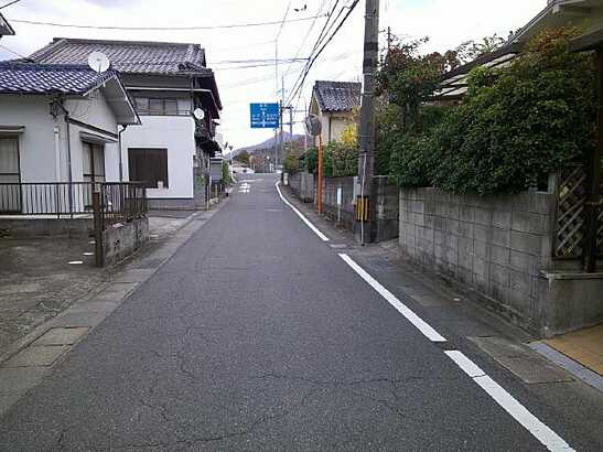 【前面道路含む現地写真】