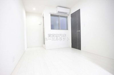 【寝室】 | フジパレス阪急吹田駅南３番館 | 明るく開放感のある居室で、自分だけのくつろぎ空間を。