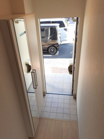 フォルティッシモＢ　　刈谷市近郊の賃貸ならクラスホーム刈谷店の玄関|明るい玄関です