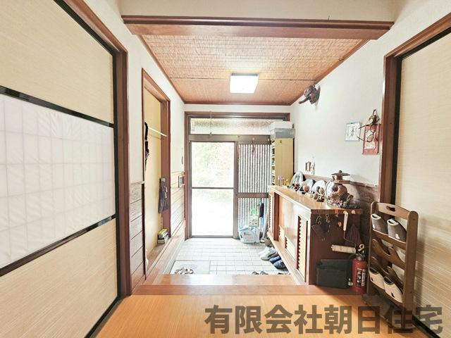 【玄関】 | 加茂町猪尾中古戸建 | きれいな玄関です