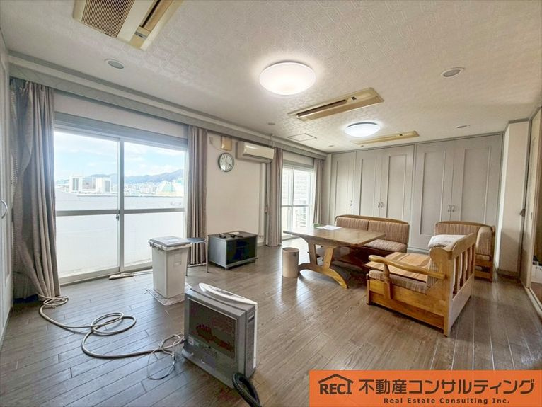 第1サン六甲道ハイツの居間・リビング
