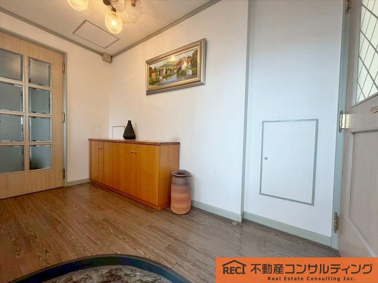 第1サン六甲道ハイツの玄関