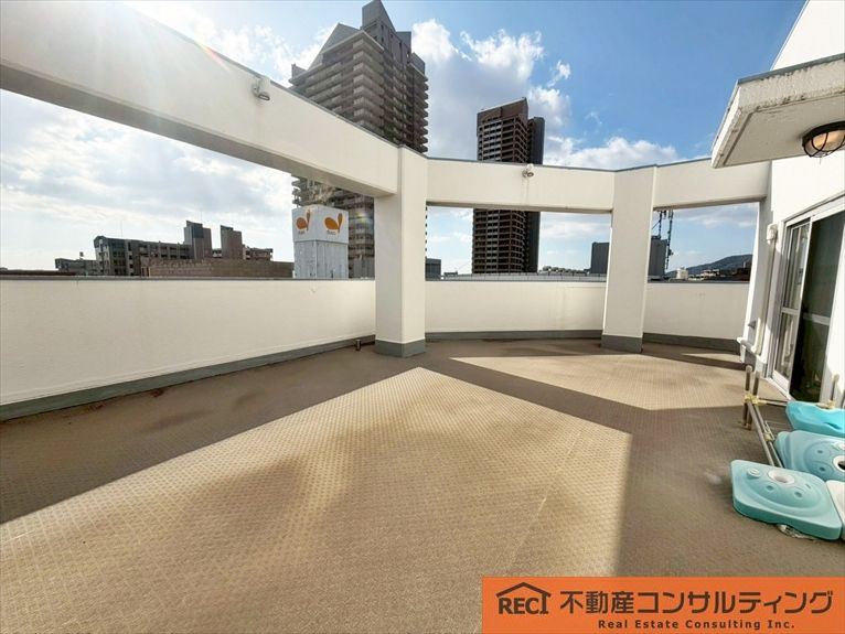 第1サン六甲道ハイツのバルコニー|成徳小学校徒歩4分で通学も安心の距離