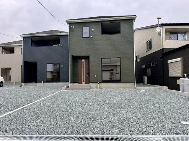 浜名区引佐町金指　第一　全3棟　3号棟の駐車場|広々とした駐車場です。