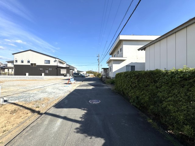 浜名区引佐町金指　第一　全3棟　3号棟の前面道路含む現地写真|前面道路です。
