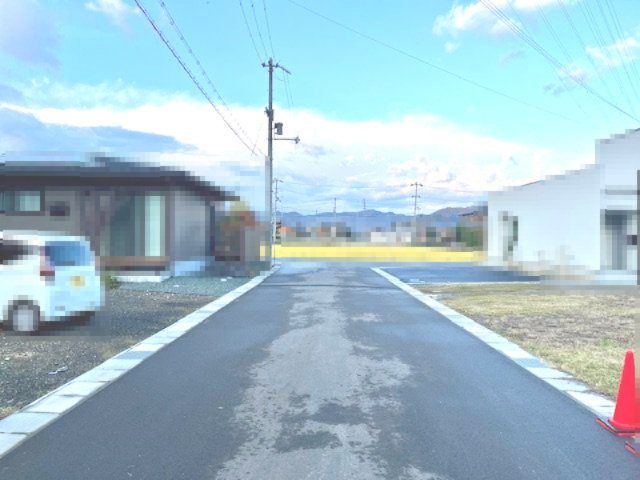 小浜市多田63坪売地の前面道路含む現地写真