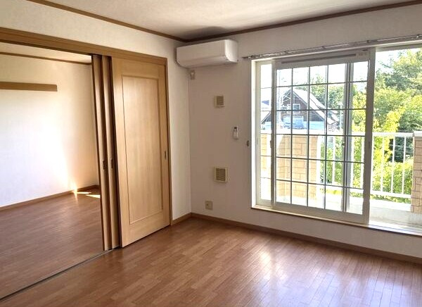 サフィニアガーデンの居間・リビング