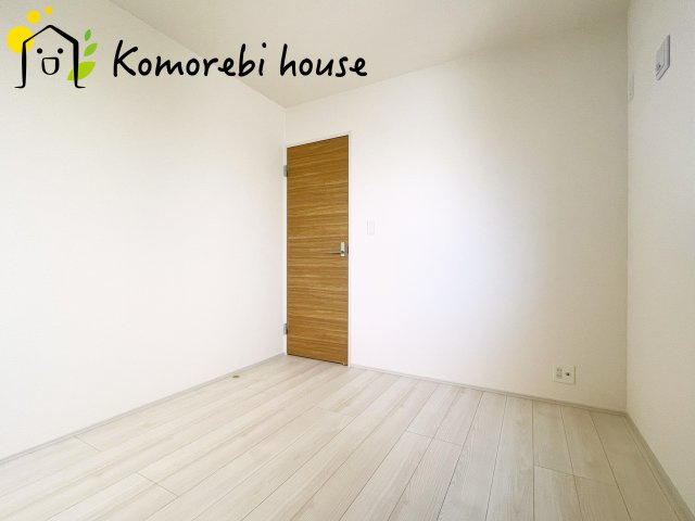 上尾市原市　新築一戸建て　ブルーミングガーデン　01の子供部屋|寝室としても、子ども部屋としても使えるゆとりの空間。朝は窓から差し込む光で目覚め、夕方は宿題や遊びに集中できる、自分だけの居場所に。