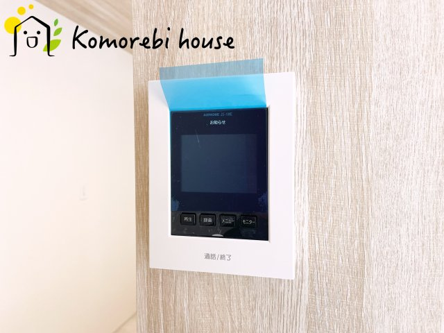 上尾市原市　新築一戸建て　ブルーミングガーデン　01の設備|来客時も画面で確認できる安心のTVモニターフォン。お子様のお留守番や宅配対応など、忙しい毎日をしっかりサポートします。															