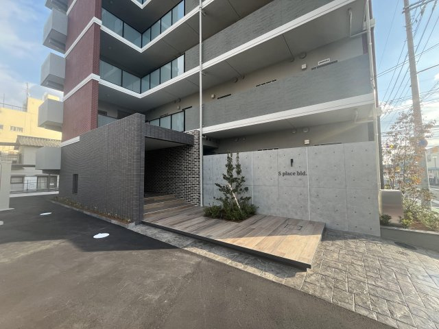 S place bld.のロビー