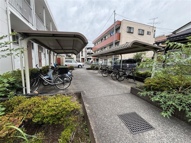 Palace上峰の駐車場|車をお持ちの方に嬉しい駐車場付きの物件です