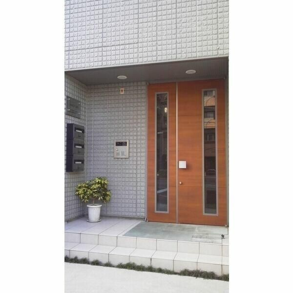 メゾンヒロのエントランス