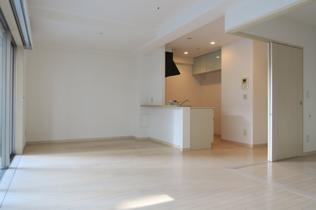 スターフィールド浦和常盤の居間・リビング|★広々１５帖のリビング・ダイニングです。★