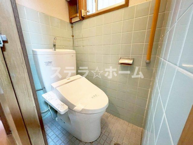 清水3 中古戸建のトイレ|コンパクトで使いやすいトイレです