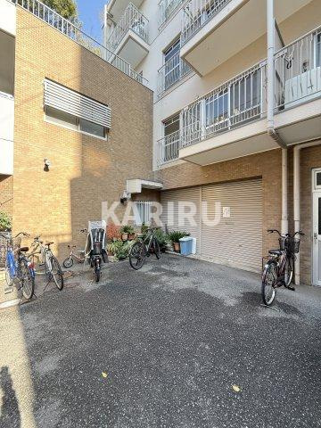 コーラルコープ森野の駐車場