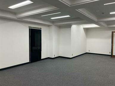 マストビルの内装