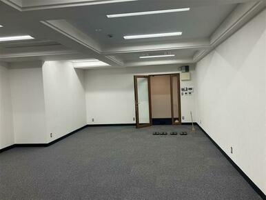 マストビルの内装