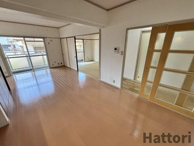 宏栄ハイツの居間・リビング