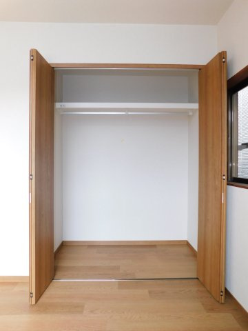 あま市七宝町川部折戸の中古一戸建の収納|◇クローゼット◇　　洋服や荷物が収納できる大容量収納！