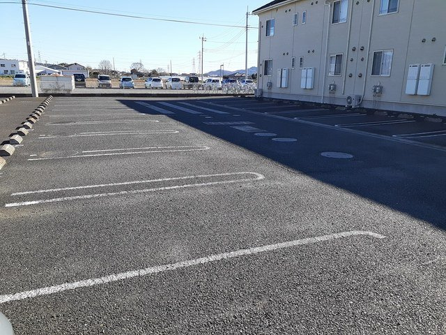 ポプラリテートＡの駐車場