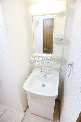 【独立洗面台】 | ウェストコート垂水町 | 清潔感ある独立洗面台で毎日気持ちよく♪