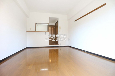 【居間・リビング】 | ウェストコート垂水町 | ゆったりとくつろげる、落ち着きのある居室空間です