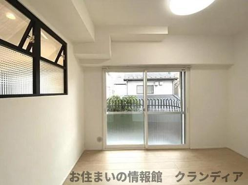秀和日暮里レジデンスの洋室|ドキドキの新生活も、安心してスタート。ぴったりの住まいを見つけませんか？クランディアが一緒に住まい選びをサポートします‼　まずは、お気軽にお問合せください　＃クランディア