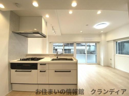秀和日暮里レジデンスのキッチン|ドキドキの新生活も、安心してスタート。ぴったりの住まいを見つけませんか？クランディアが一緒に住まい選びをサポートします‼　まずは、お気軽にお問合せください　＃クランディア