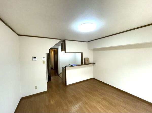 フリージアガーデンアネックスの居間・リビング