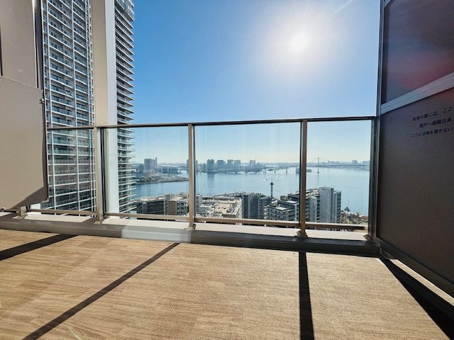 【バルコニー】