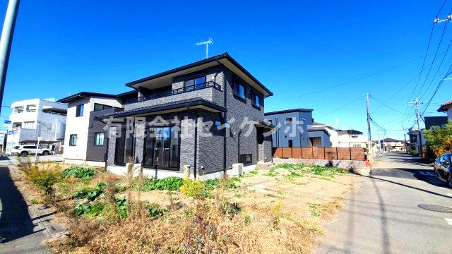 深谷市田中　新築住宅（注文住宅メーカ－施工）の前面道路含む現地写真