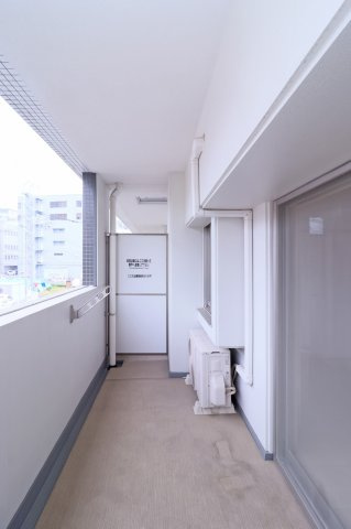 ザシダーハウスバイサヴォイ　4階のバルコニー|別号室のものになります。現状優先。