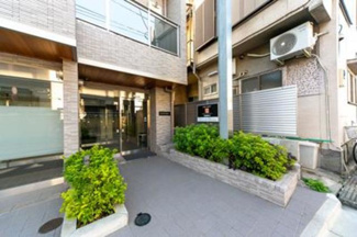 【エントランス】 | Ｃｏｕｒｔ　Ｈａｔｓｕｄａｉ