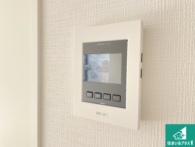 ●29(土)30(日)現地説明会！　天理市前栽町　ラスト1邸の防犯設備|カラーモニターインターホン！声だけでなく来訪者の姿や顔がモニターで確認できるので、小さなお子様がいらっしゃるご家庭でも安心できます！