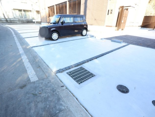 レアール・パレストの駐車場