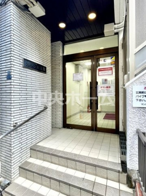 【エントランス】 | マンション西浅草 | 【エントランス】マンションのエントランスは、その物件の印象を決める、顔とも言える場所です。毎日通る場所ですからきれいなのが良いです。