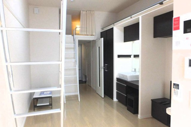 レオネクストペアシャインの居間・リビング|9.2畳の洋室　1階のみロフト付