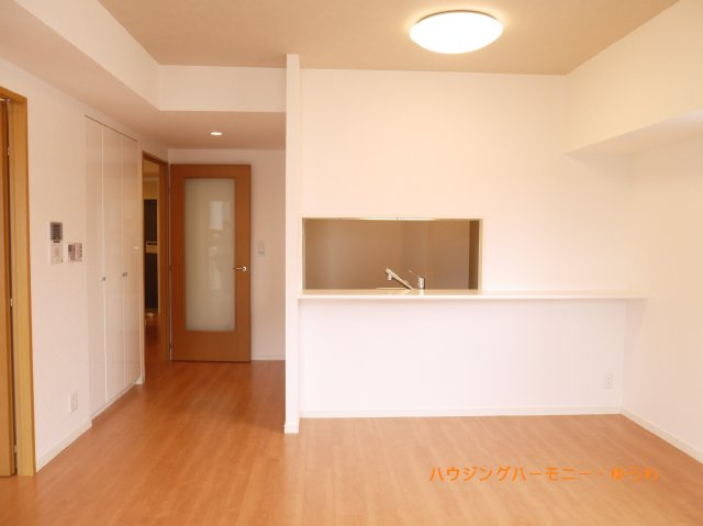 【居間・リビング】 | ウィスタリアマンション板橋志村 | イメージ画像となります。実際とは異なりますので、ご注意ください！