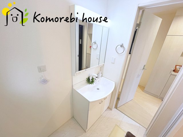 上尾本町　新築一戸建て　リーブルガーデ　01の独立洗面台|独立洗面台、朝の身支度には欠かせません