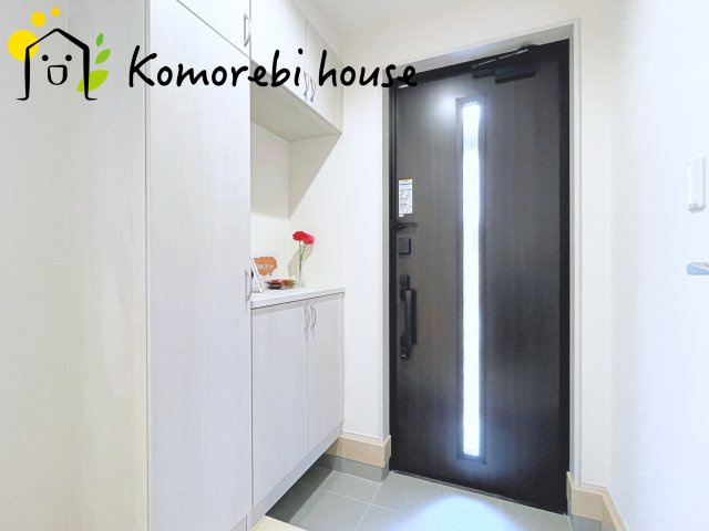 上尾本町　新築一戸建て　リーブルガーデ　01の玄関|きれいな玄関です