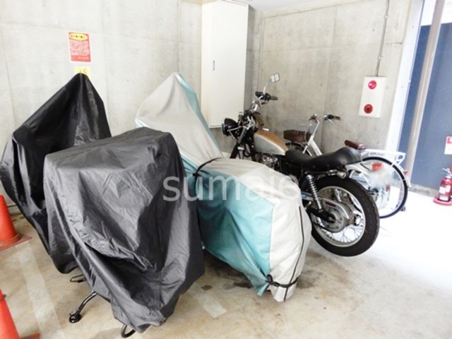 アクシーズグランデ高鼻町のその他共用部分|バイク置場あります！