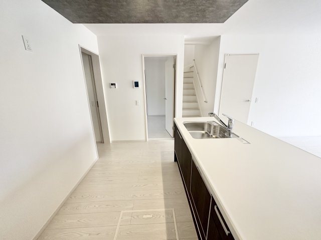 【仲介手数料無料／蟹江町】海部郡蟹江町桜町1期　Terrechez　新築戸建　1号棟のキッチン