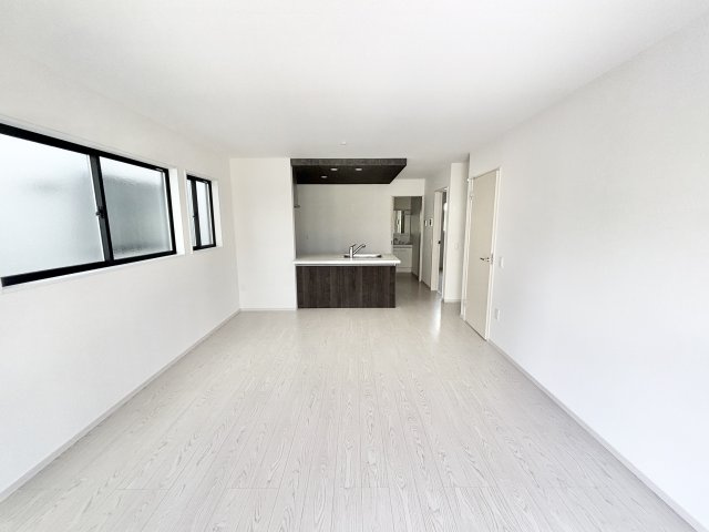 【仲介手数料無料／蟹江町】海部郡蟹江町桜町1期　Terrechez　新築戸建　1号棟の居間・リビング