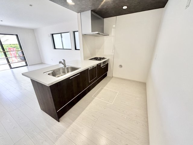 【仲介手数料無料／蟹江町】海部郡蟹江町桜町1期　Terrechez　新築戸建　1号棟のキッチン