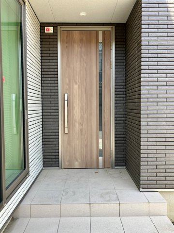 大牧戸建のエントランス