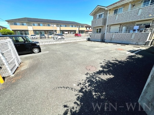 スプラウト大山の駐車場