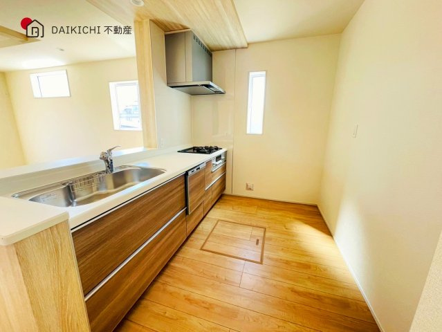 【居間・リビング】 | 鴻巣市本町7丁目　新築戸建　全3棟　3号棟