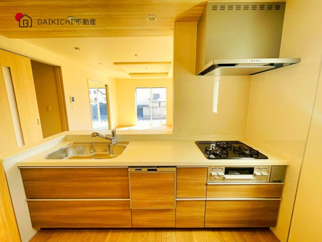 【居間・リビング】 | 鴻巣市本町7丁目　新築戸建　全3棟　3号棟