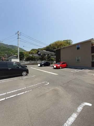 オーブ・ソレイユの駐車場