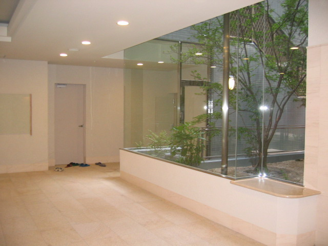 サヴォイマキシマイズ博多ステーション　14階のエントランス